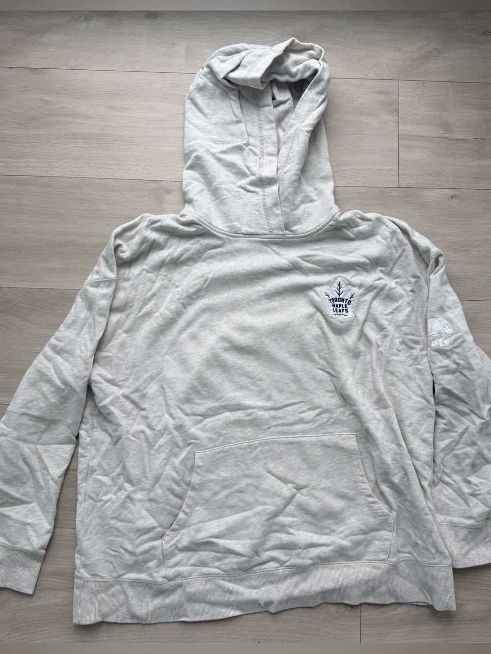 Roots x Toronto Maple Leafs hoodie size XL